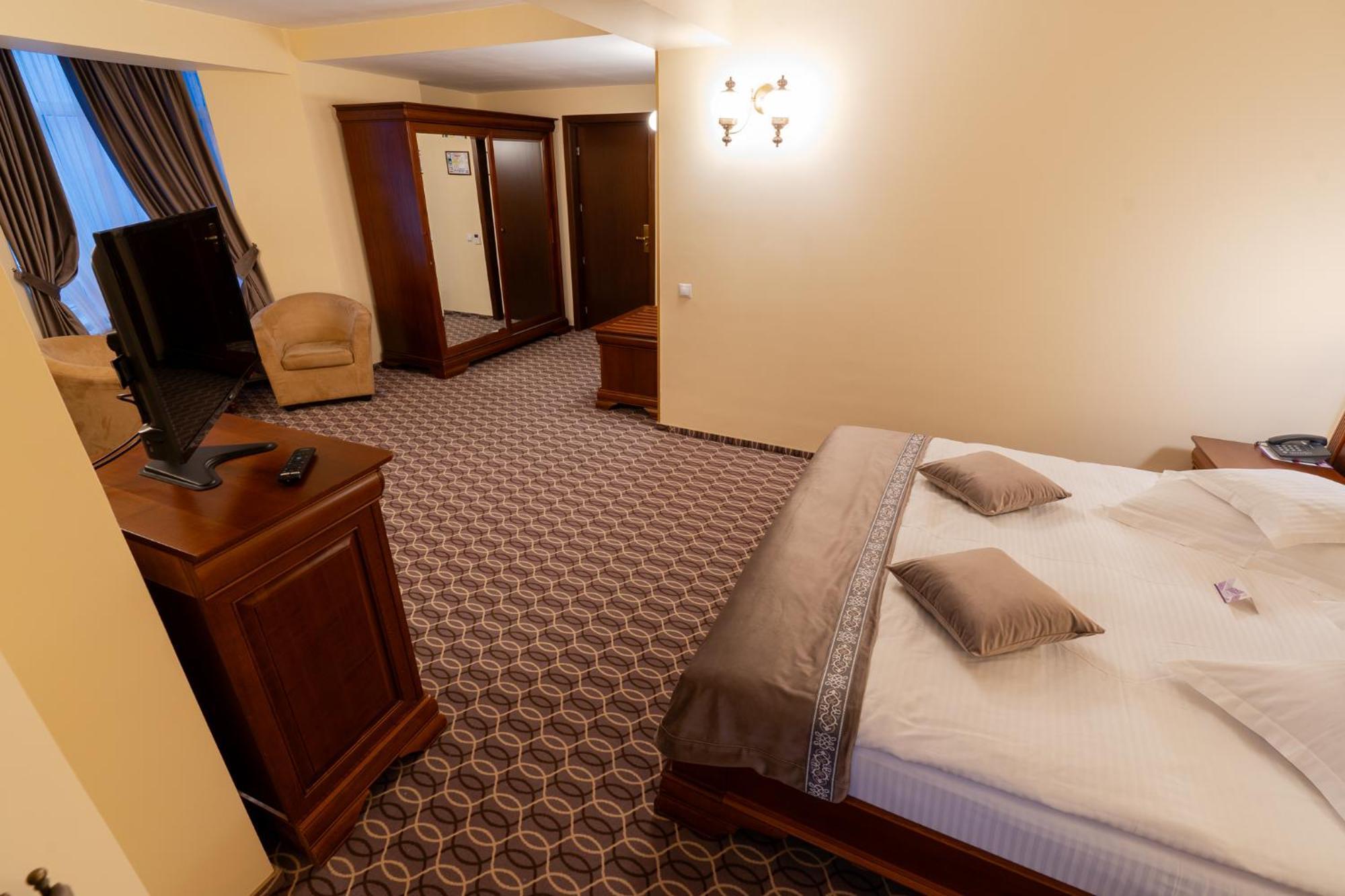 Hotel Dorna Vatra Dornei Eksteriør billede